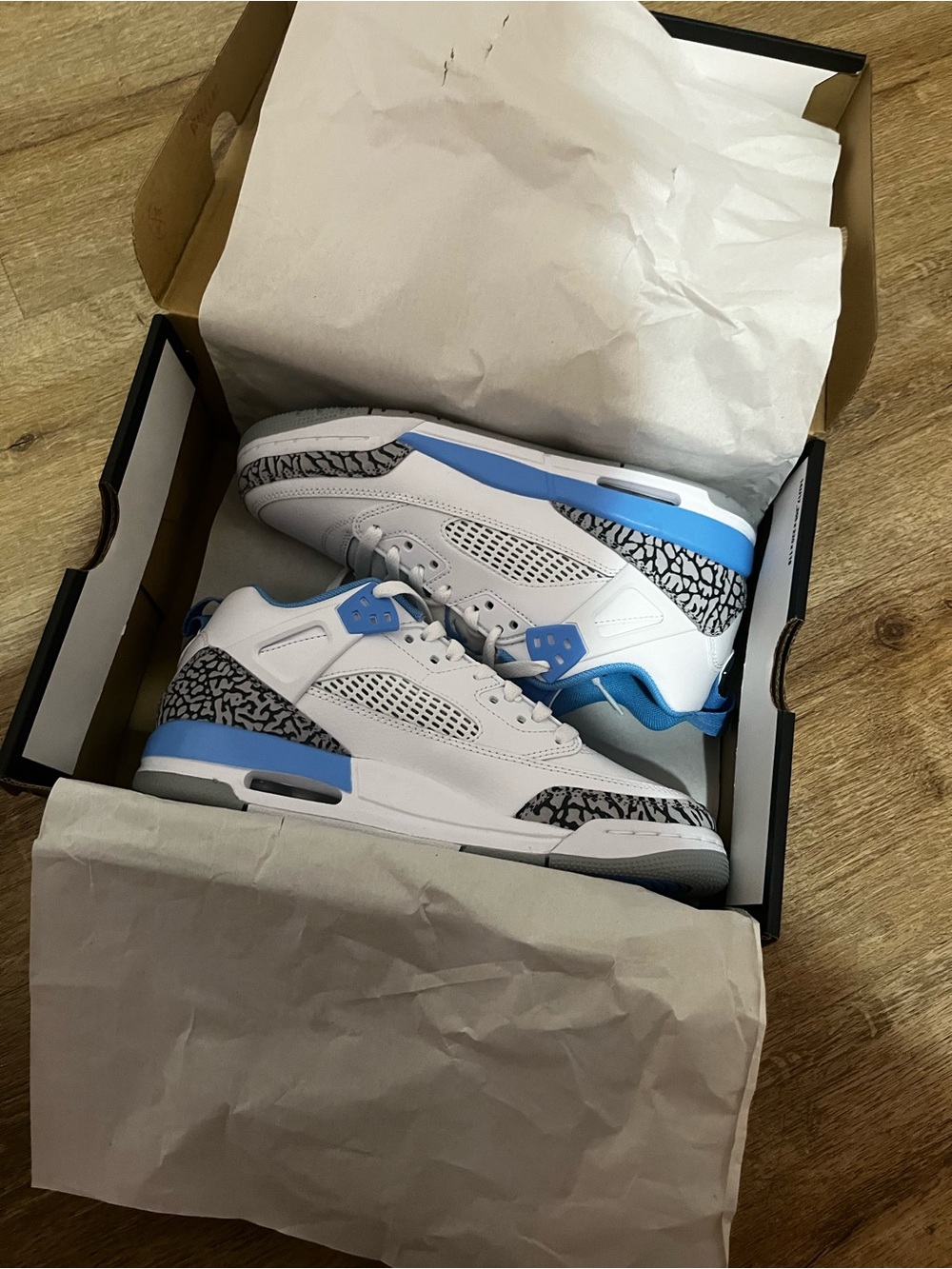 7Y Jordan Spizike Low “White/ University Blue/ Wolf Grey” GS (Grade School)